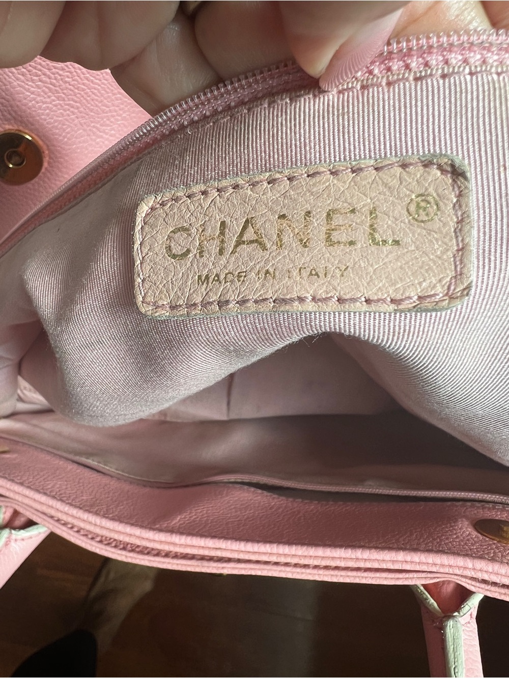 Vintage CHANEL Pink Leather Double-Handle Tote with 24k plated Gold CC Logo - Picture 6 of 16